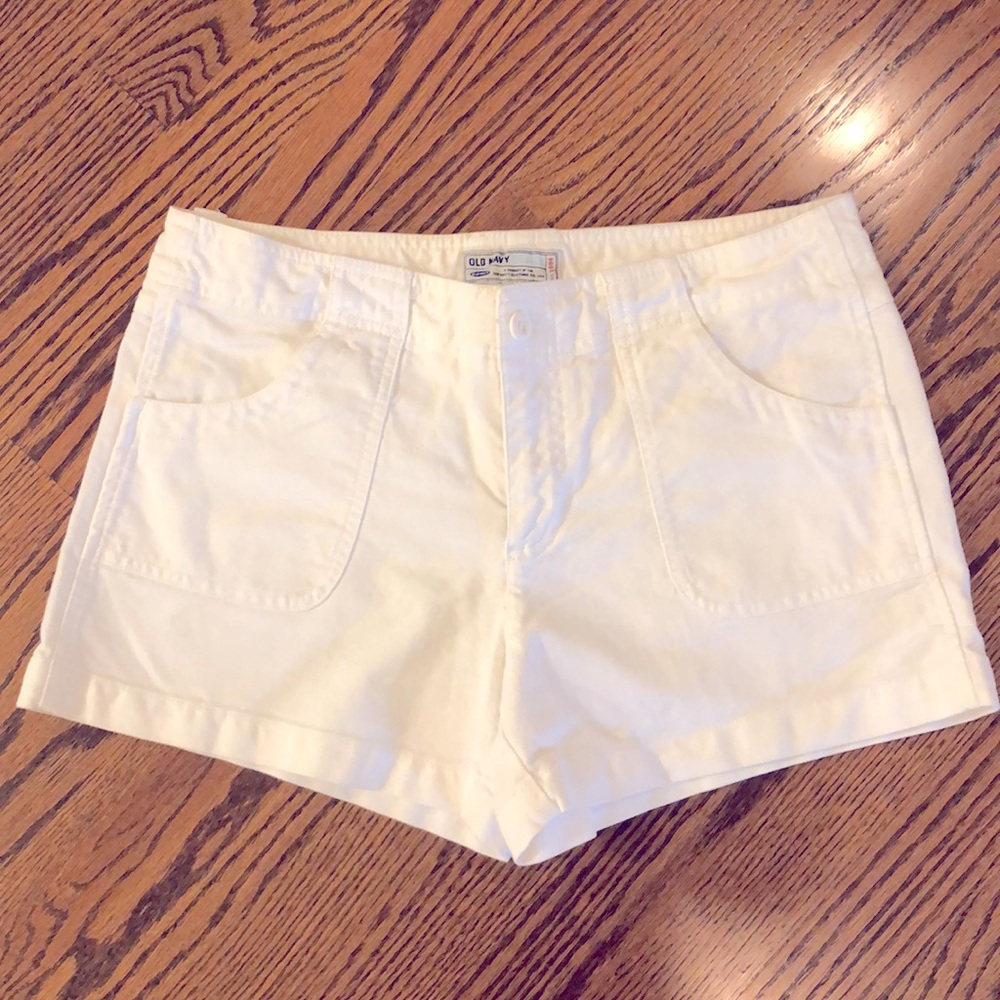 Old Navy white cotton shorts, size 8